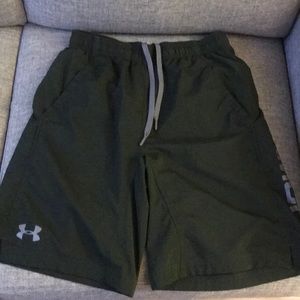 🚨FINAL SALE Under Armor Shorts, Dark Green, M